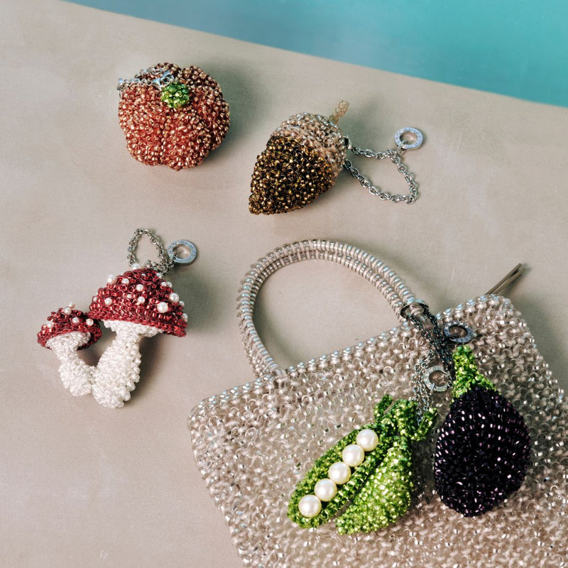 ANTEPRIMA_WIREBAG_MOTIVO_VEGE_MUSHROOM_PA25FMZ2J5_Bag_Charm_mood_shot_sq.jpg__PID:039606ab-82d9-492b-88d1-29f59e4cedd7