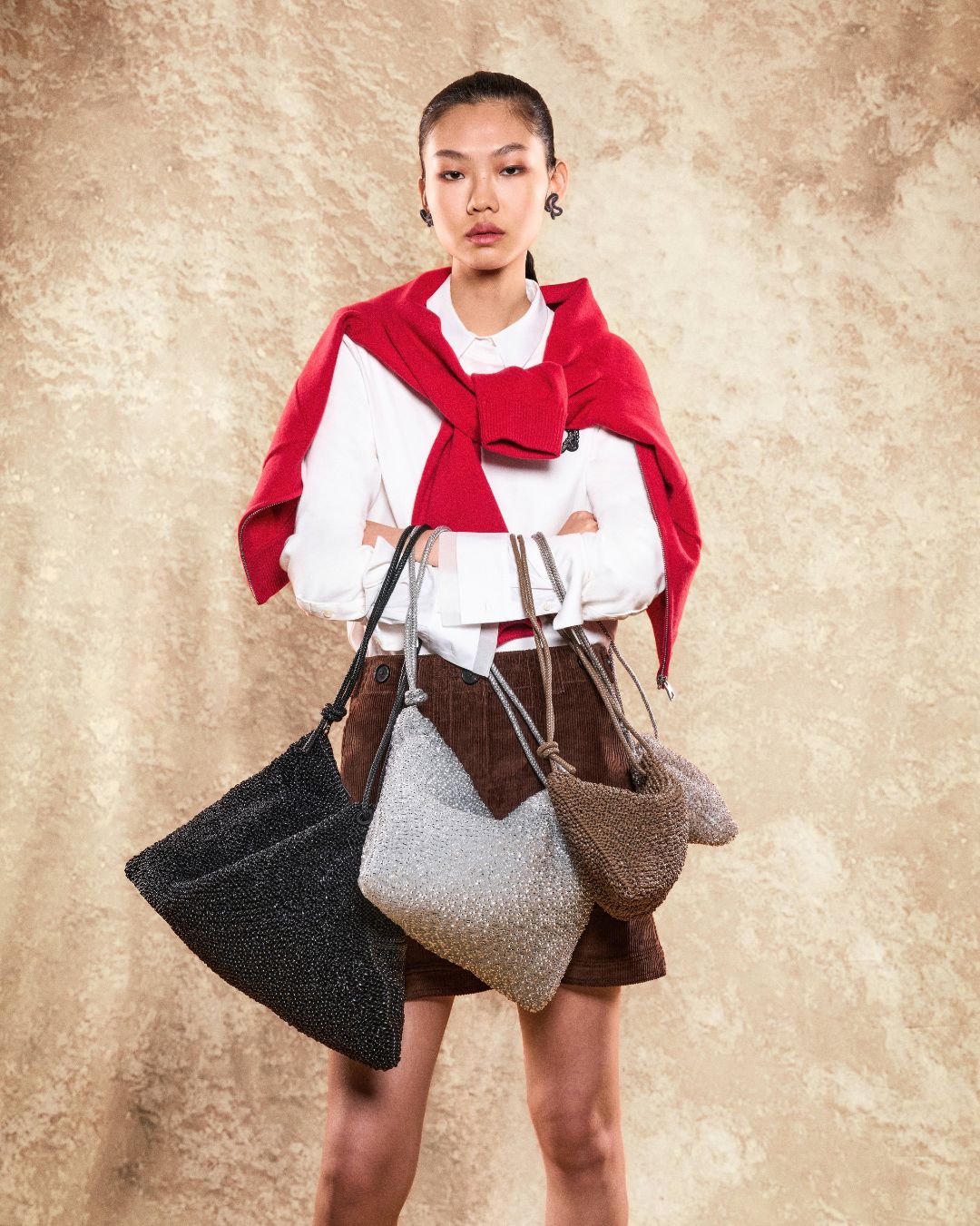 ANTEPRIMA_WIREBAG_TWIST_PB25FP63K9_Crossbody_Bag_silver-khaki_mini_PB25FP64L5_solid-camel_Medium_PB24SP65B1_Large_silver_PB25FP65C2_Extra_Large_solid-lava-black_1